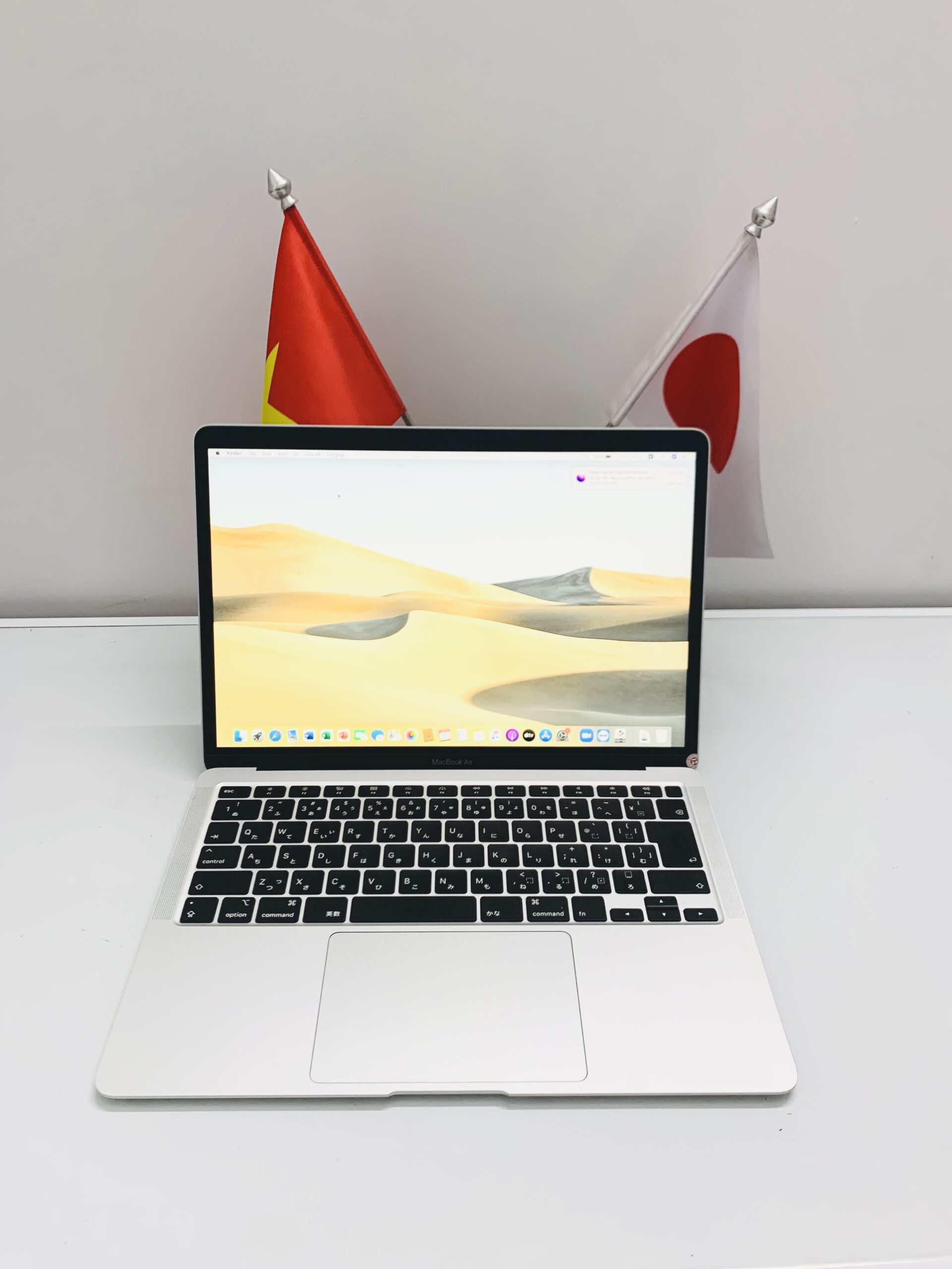 卸直営店（お得な特別割引価格） MacBook Air 13.3 USキーボード i3