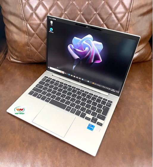 12122533907271317557